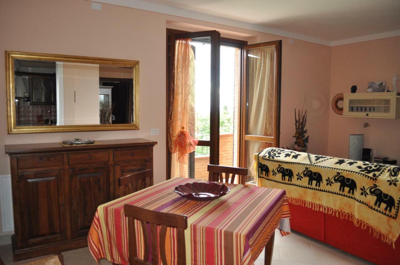 La Terrazza Da Barbara Hotell Torrita di Siena Exteriör bild